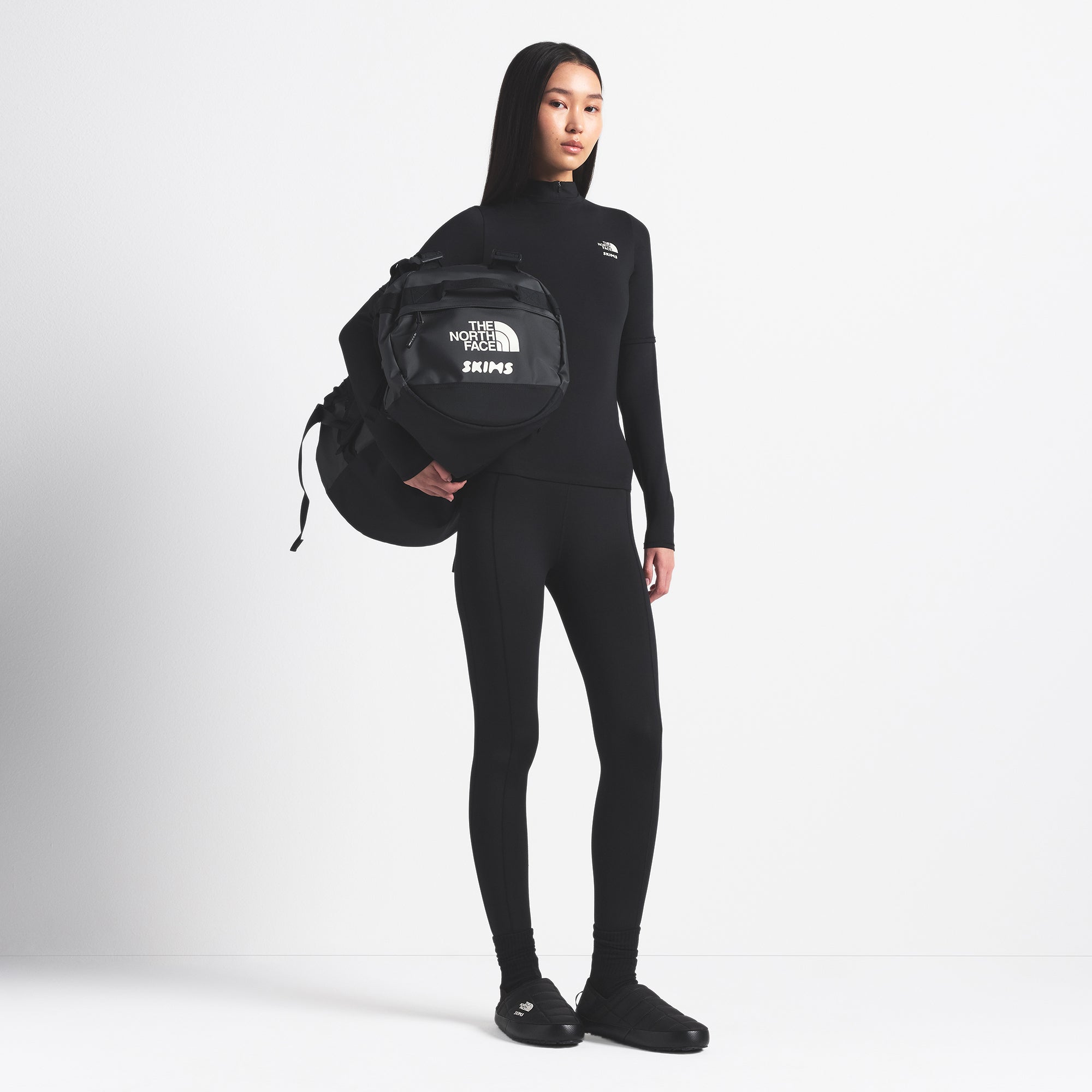 SMALL BASE CAMP DUFFLE BAG