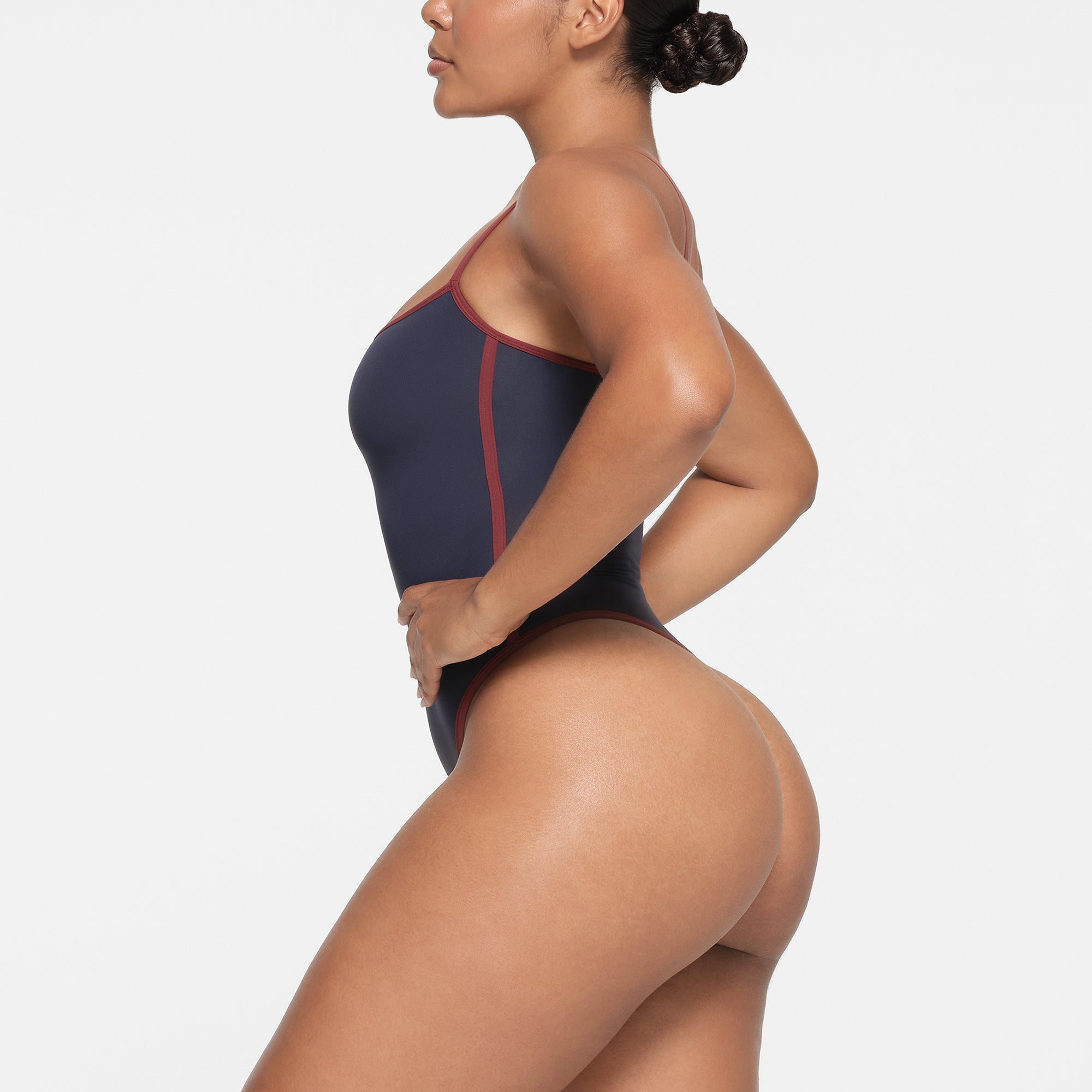 CONTRAST TRIM SCOOP NECK BODYSUIT - Image 2