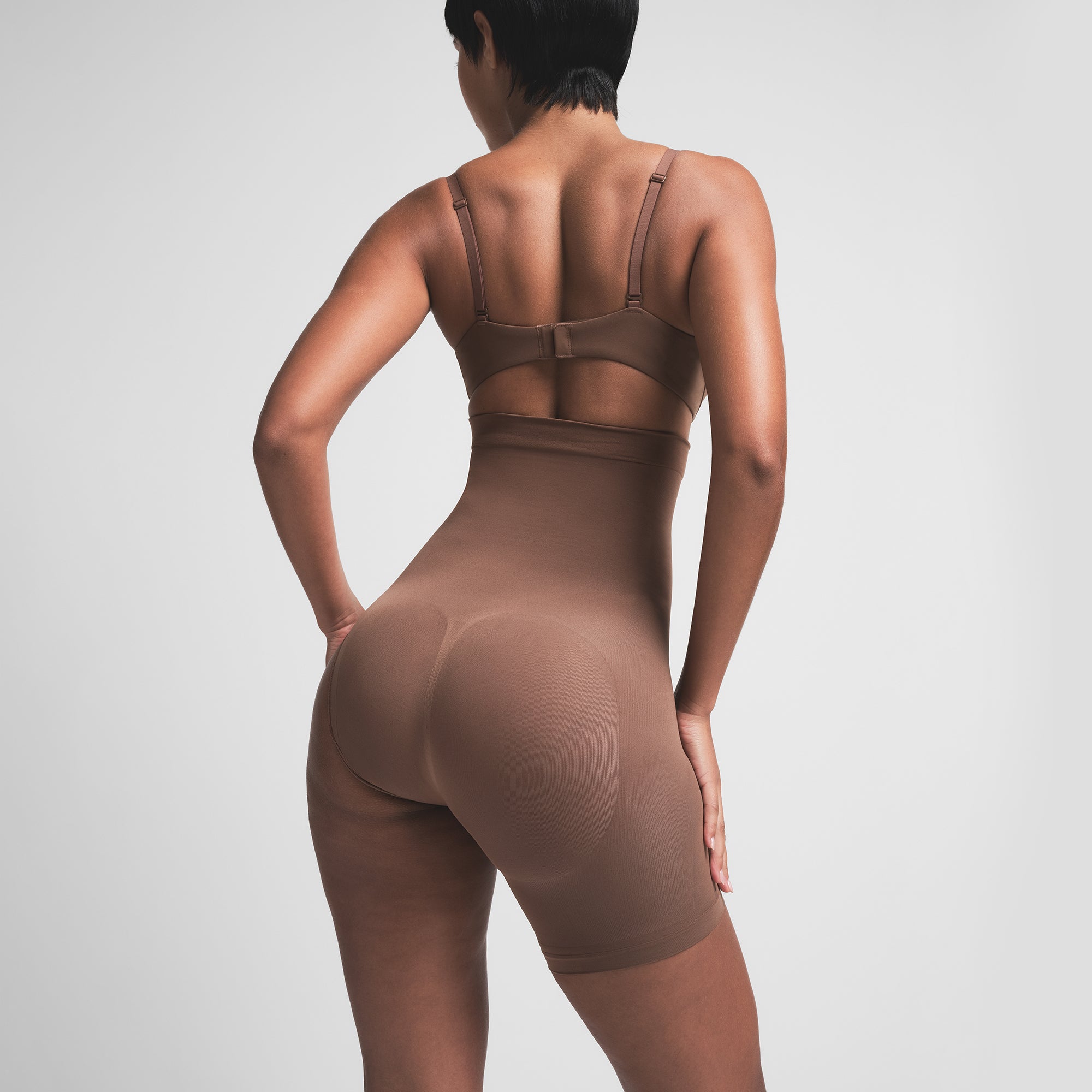 SEAMLESS SCULPT SOLUTION SHORT LEFT LEG EXPOSED - Image 4