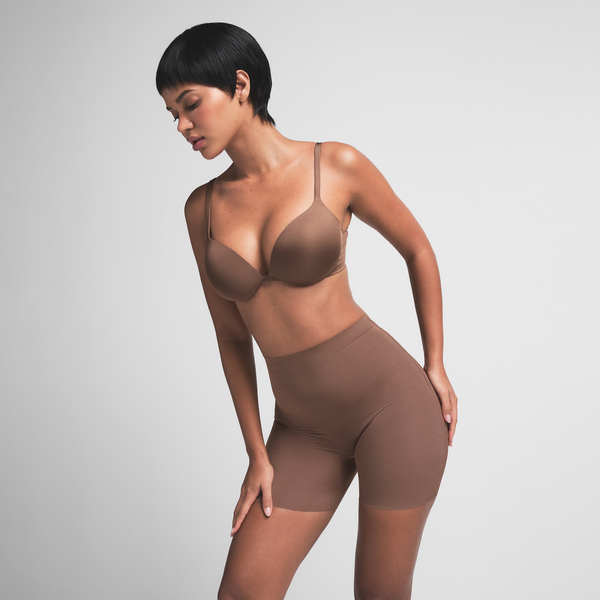 LOW BACK SHORT - Image 3