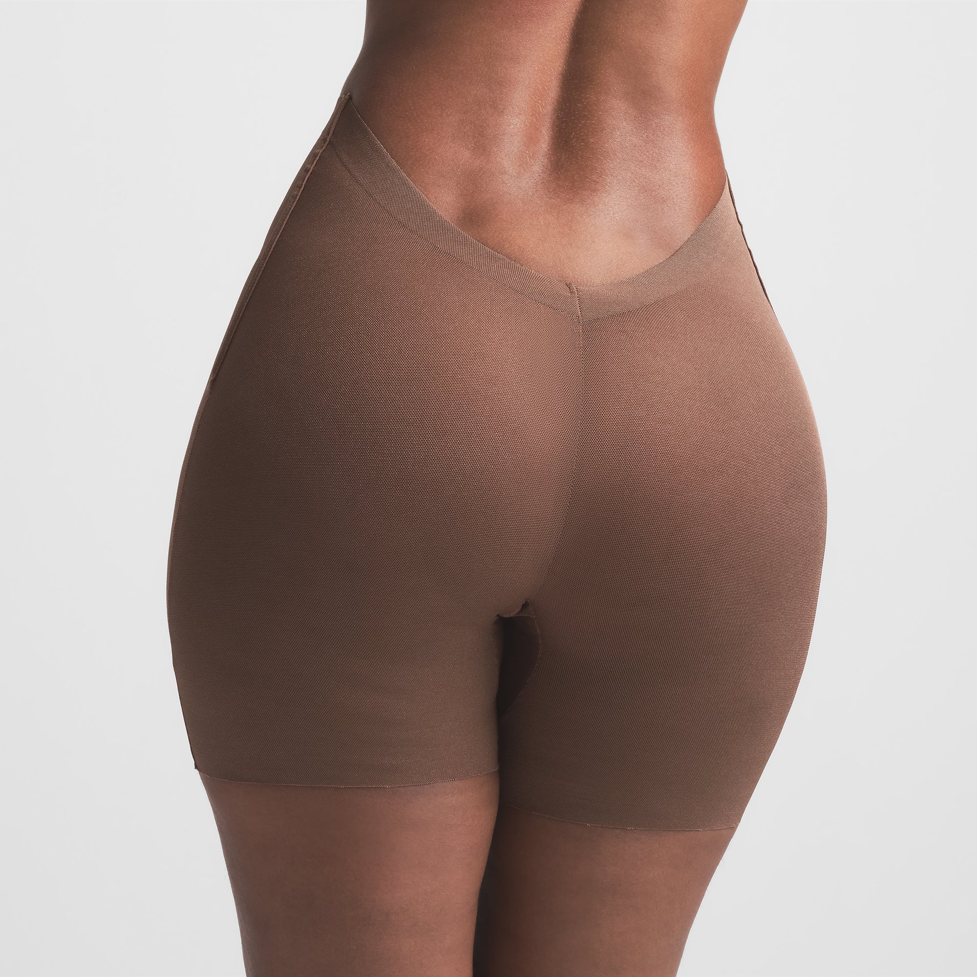 LOW BACK SHORT - Image 4
