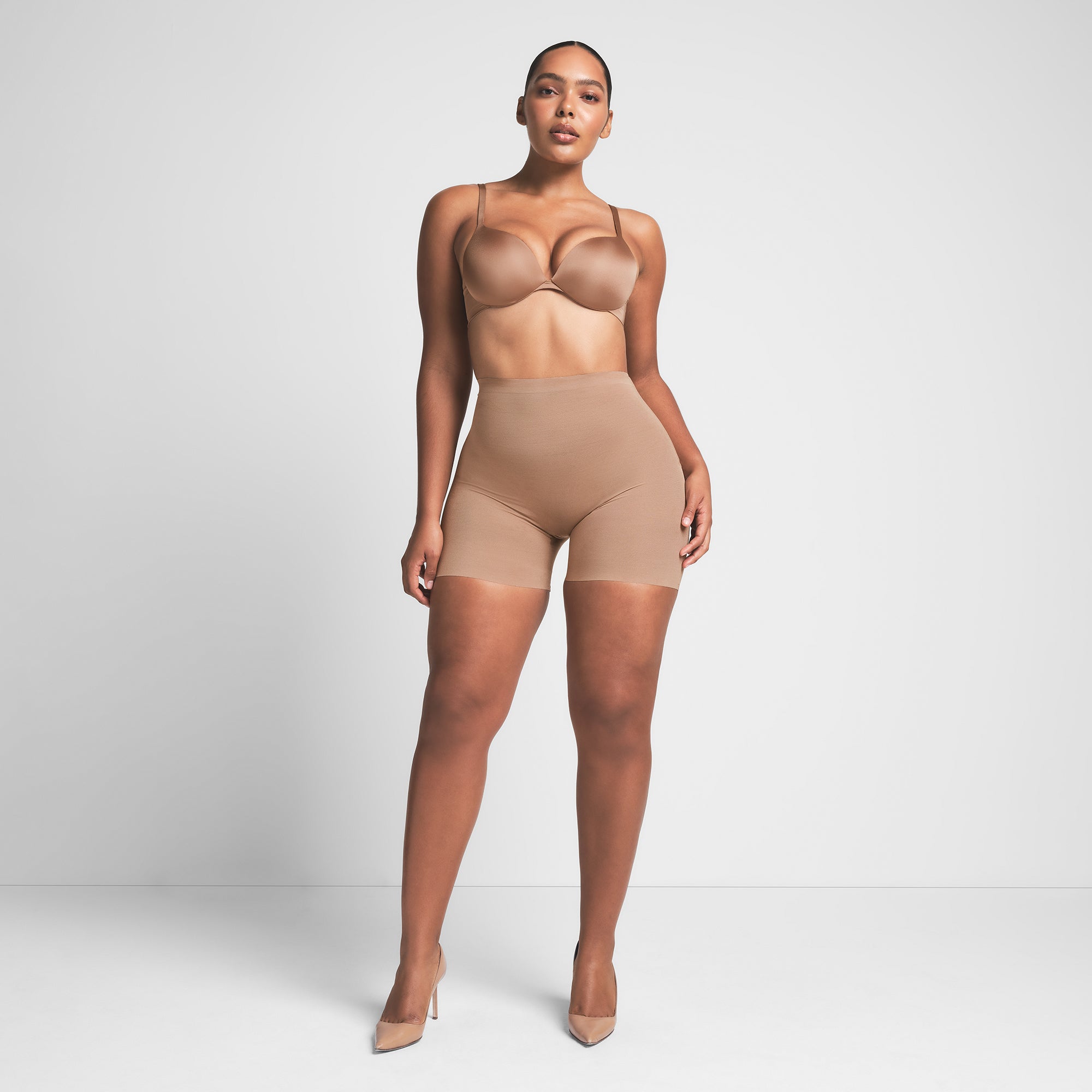 LOW BACK SHORT - Image 2