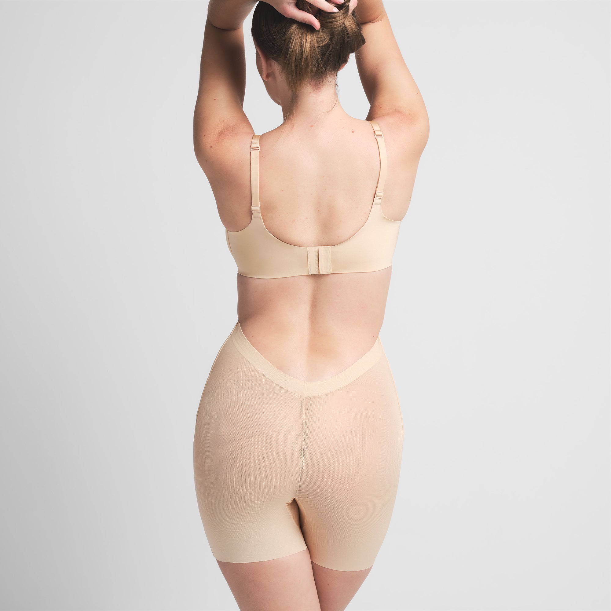 LOW BACK SHORT - Image 3