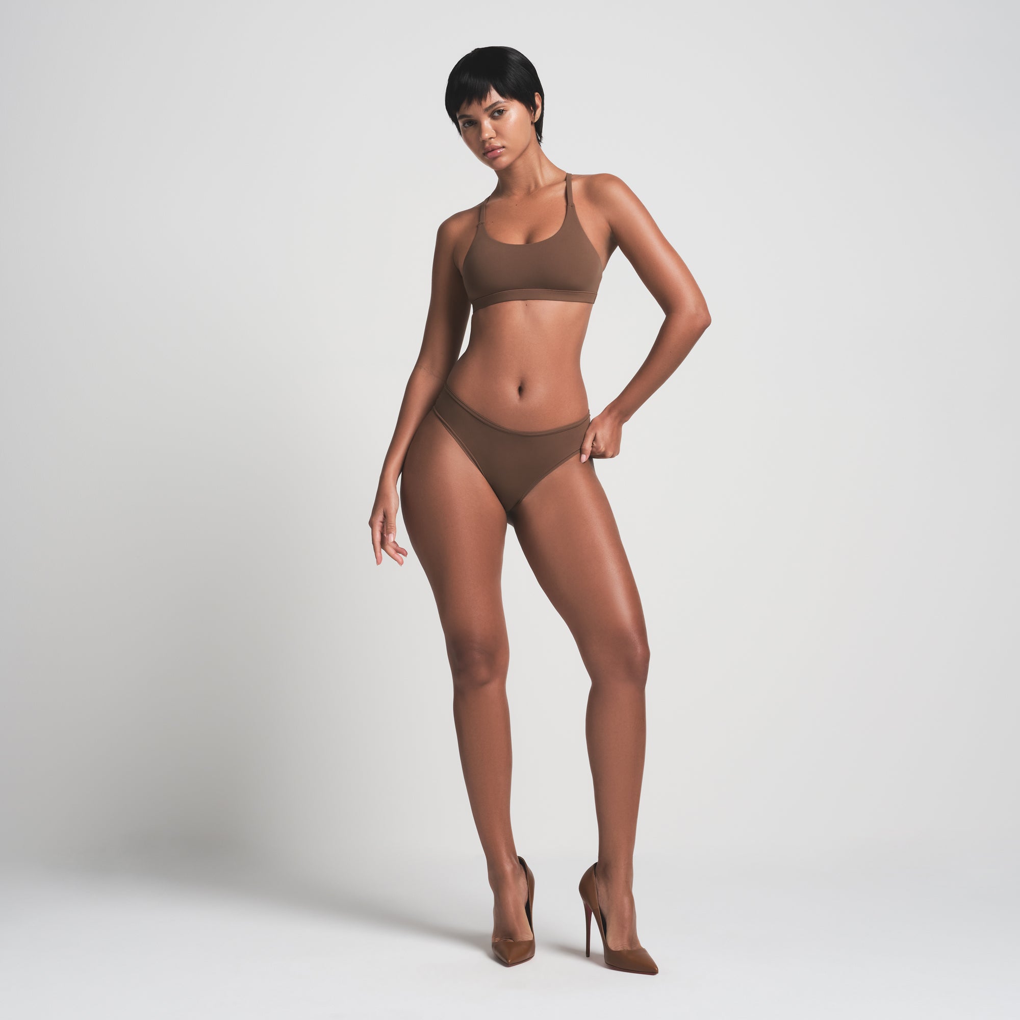 RACERBACK SCOOP BRALETTE