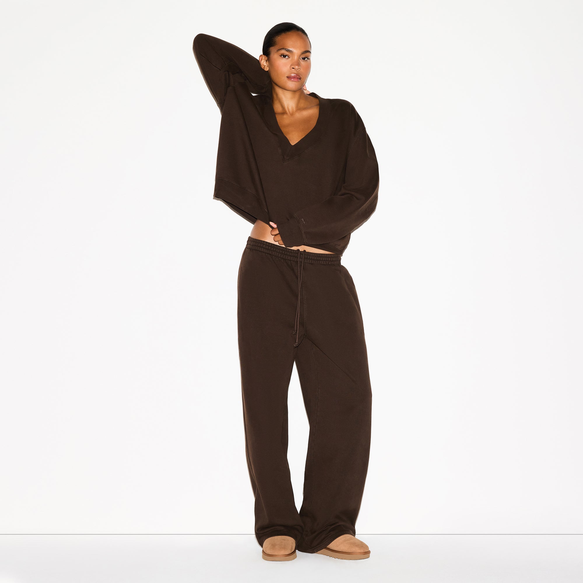 OVERSIZED V NECK PULLOVER