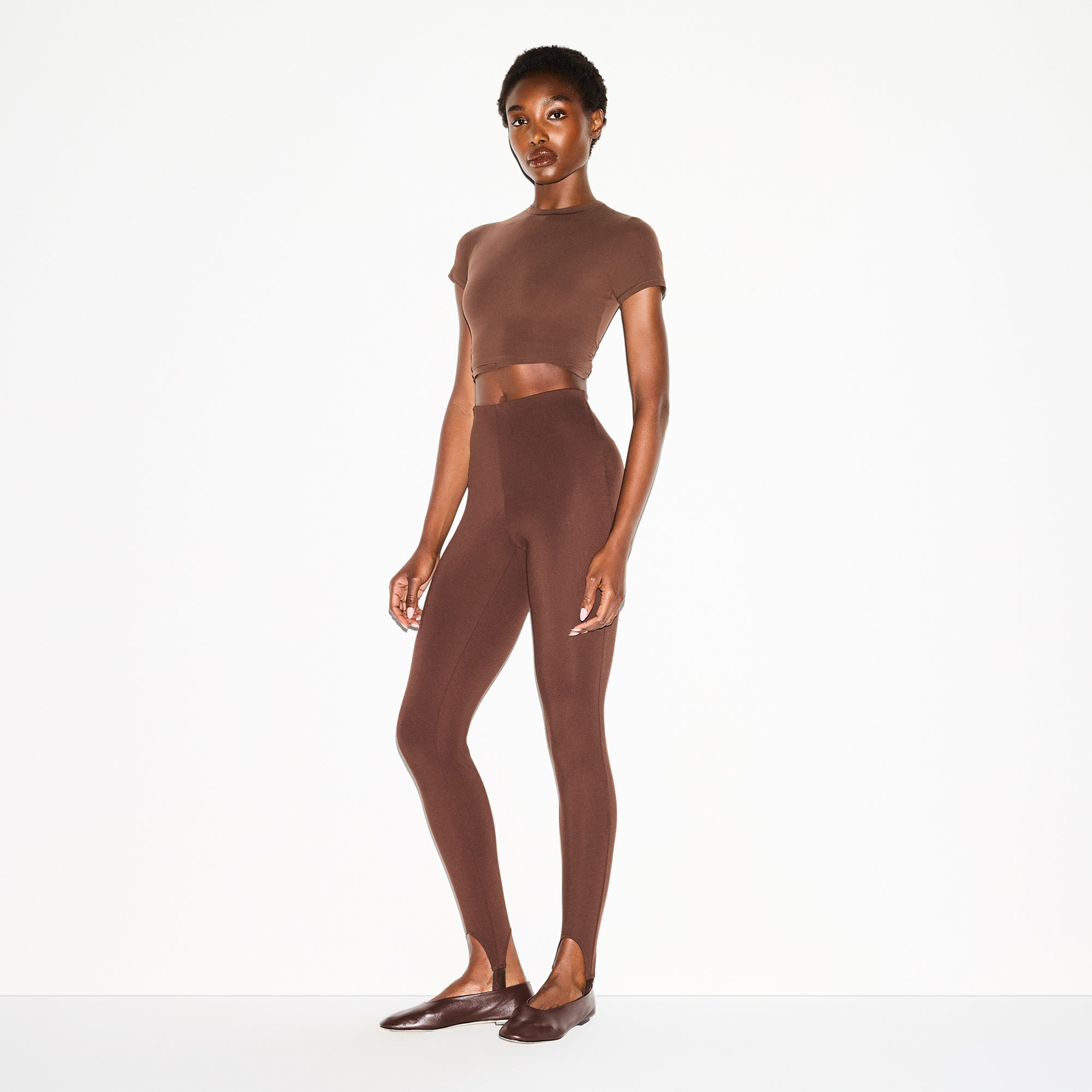 HIGH-WAISTED STIRRUP LEGGING