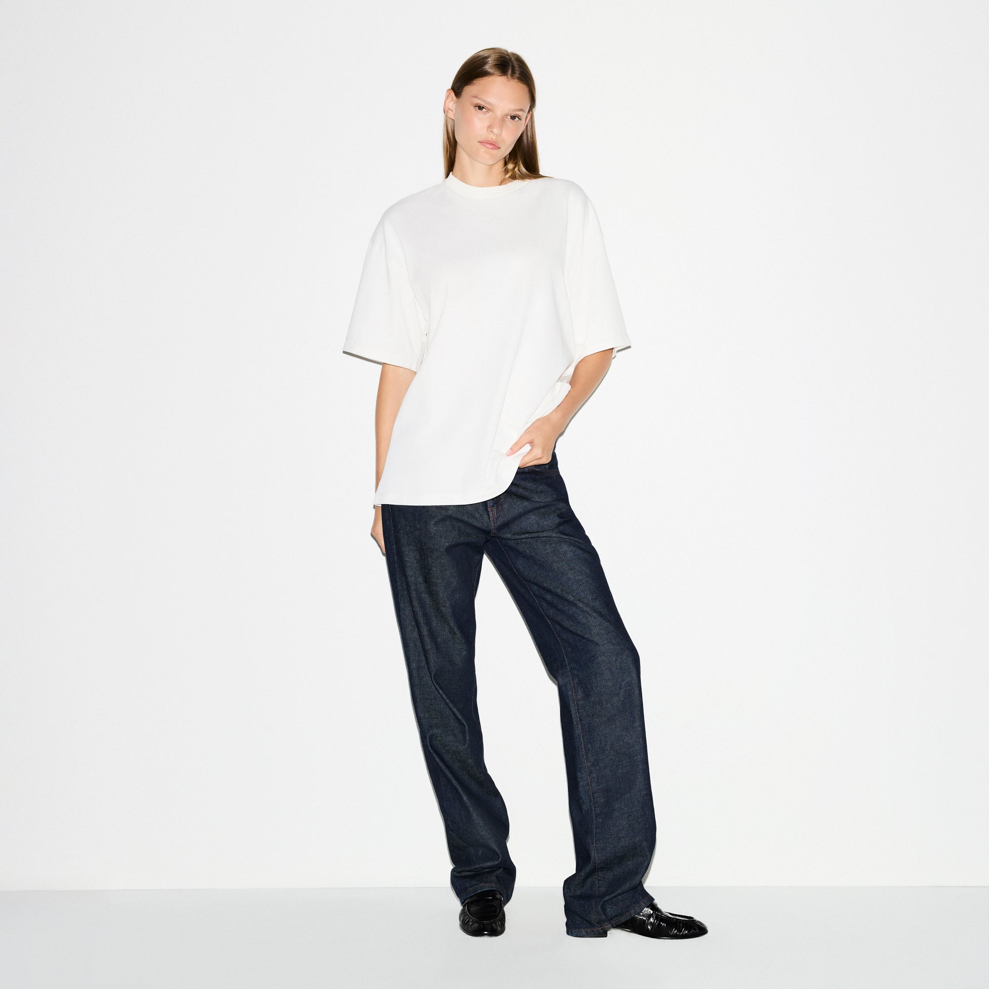 OVERSIZED T-SHIRT - Image 4