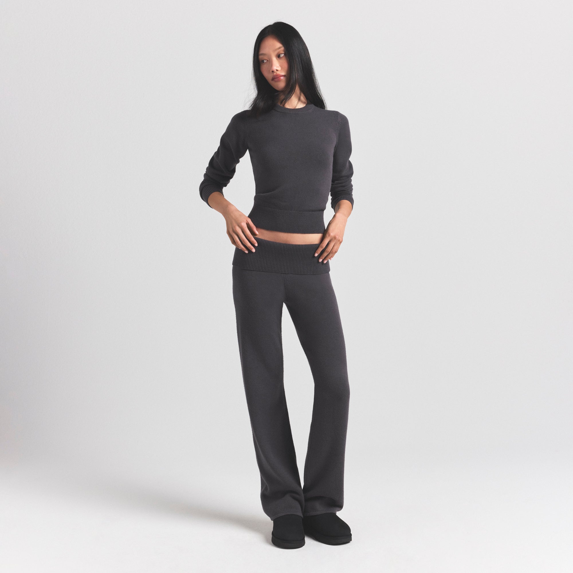RIBBED LONG SLEEVE FITTED CREW NECK - Image 4