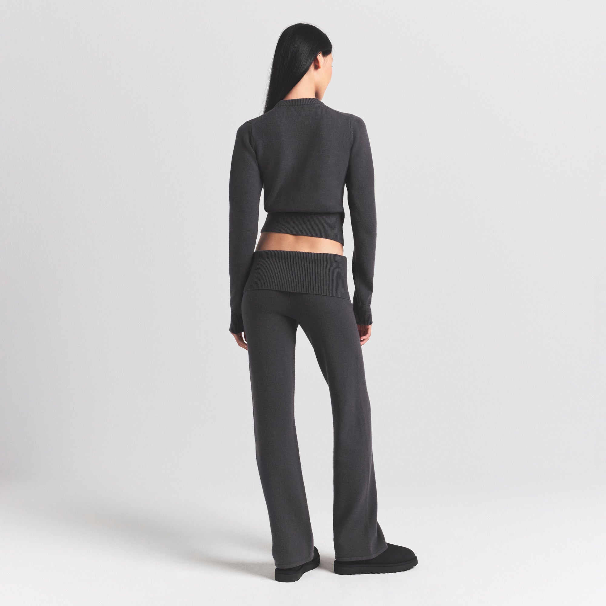 RIBBED LONG SLEEVE FITTED CREW NECK - Image 2