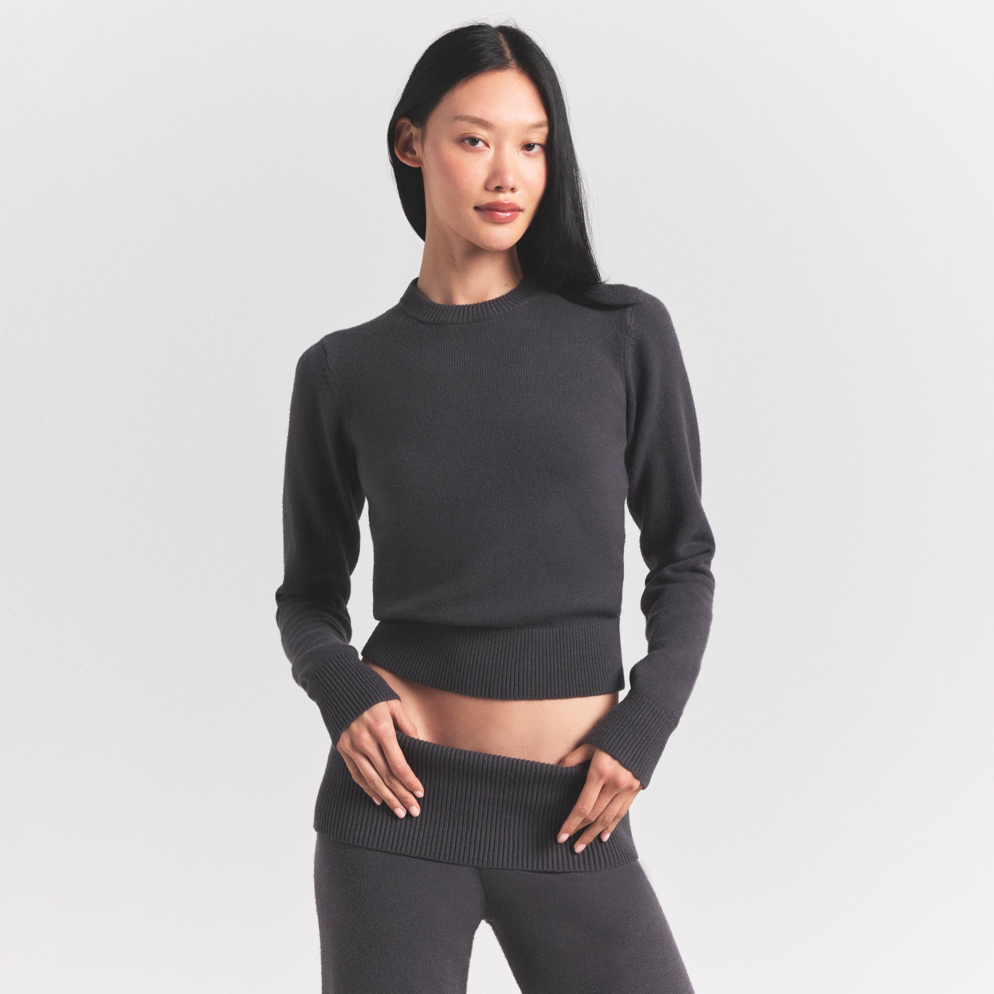 RIBBED LONG SLEEVE FITTED CREW NECK - Image 3