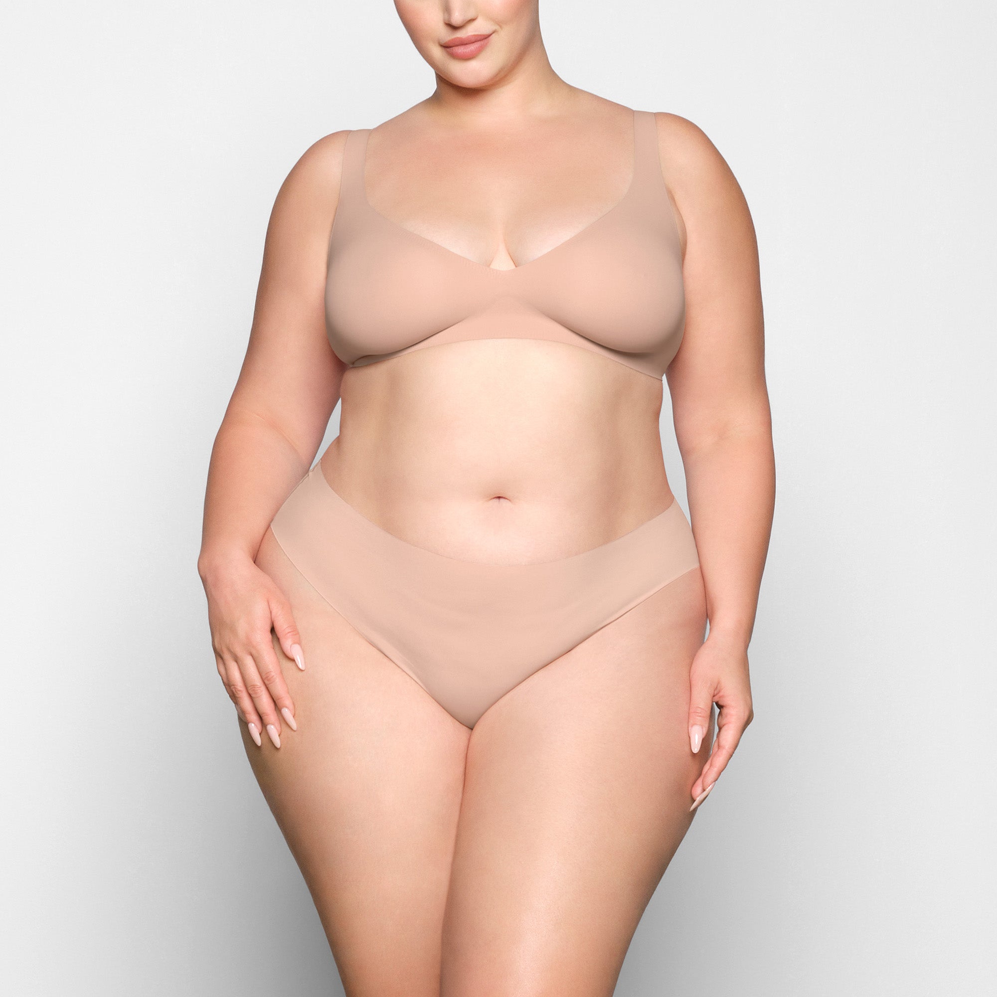 PLUNGE BRALETTE