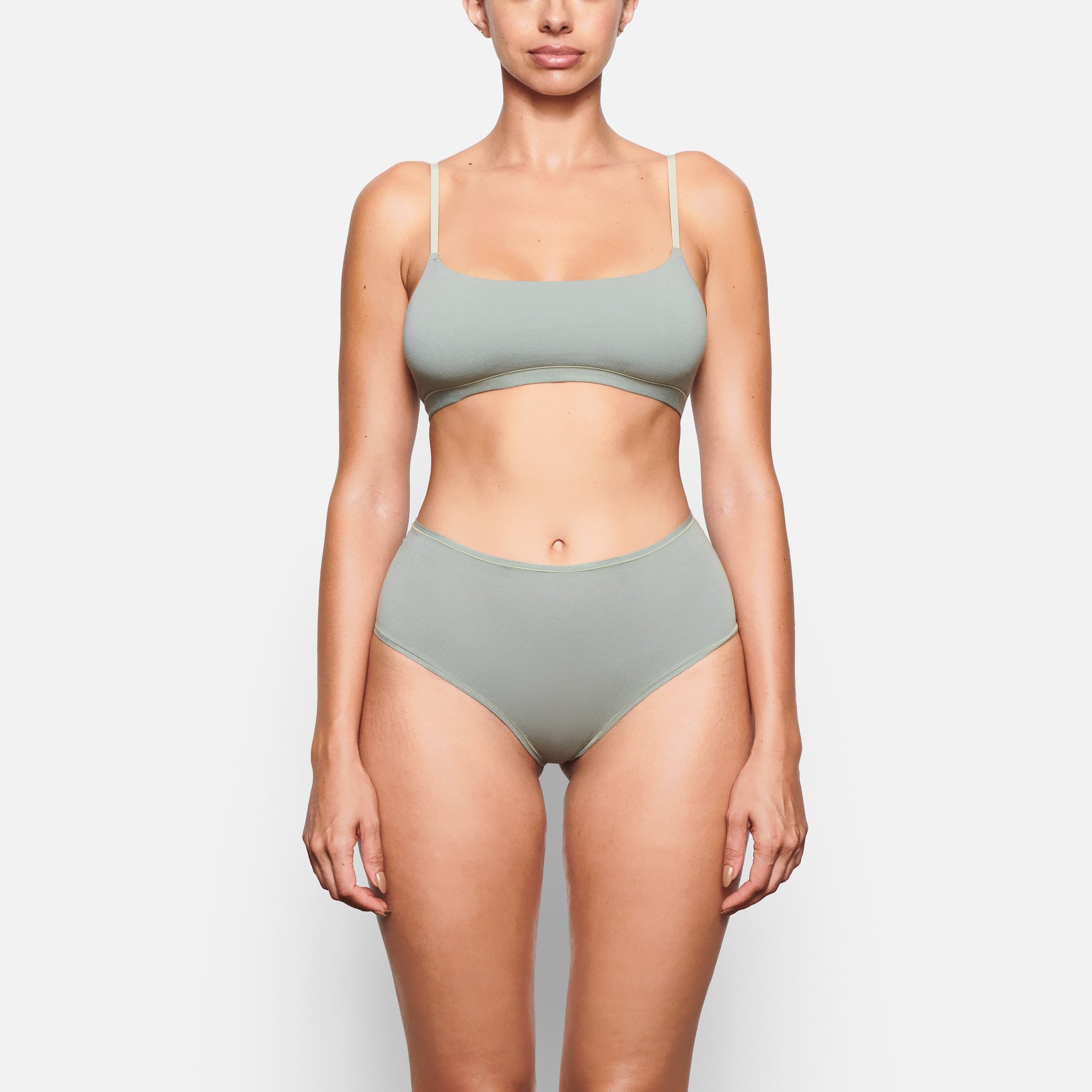 SCOOP BRALETTE