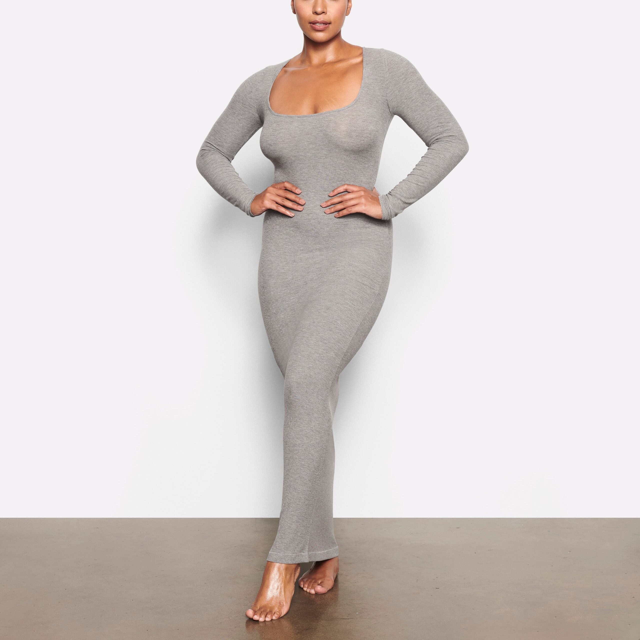 LONG SLEEVE DRESS