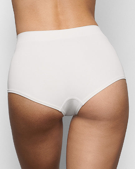 BOY SHORT - Image 4